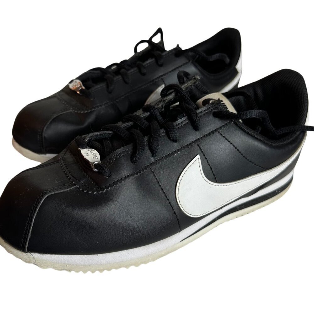 As New - Nike Cortez Basic Black and White Leather - Women – Size 7
